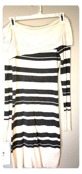 Guess Dresses & Skirts - Womens long sleeve dress